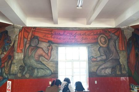 walking tour CDMX Behind the iconic