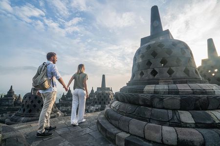 Yogyakarta: Borobudur Sunrise All Inclusive with Tickets & Pickup