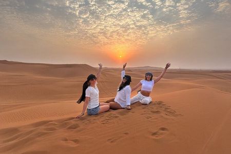Dubai Evening Desert Safari – Camel Ride & BBQ Dinner