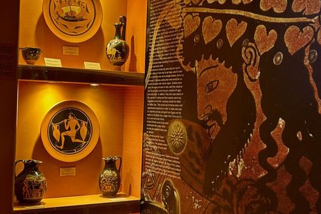 Athens Wine Tour: Wine museum and Wine Tasting with Food Pairings