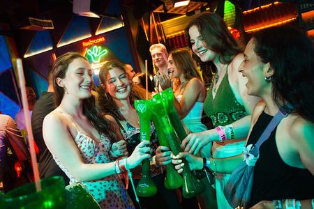 Bar Crawl Madness Tour in Cancun