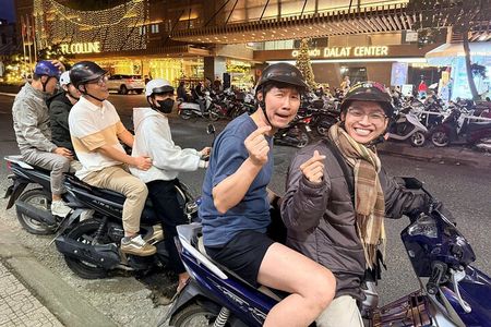 Da Lat Night Local Food & Sightseeing Tour by Scooter