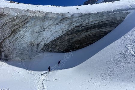 Hike from Shymbulak to Bogbanovisch Glacier