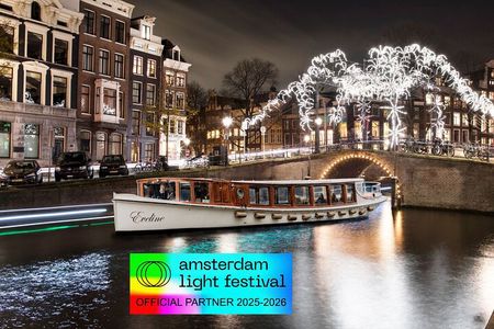 Amsterdam Light Festival: Heated Cruise with Hot Drinks & Bite