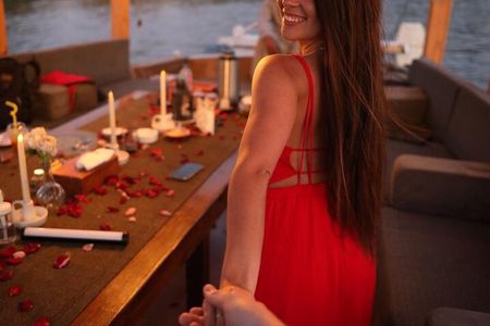 Giza Pyramids & Private Felucca on the Nile – VIP Experience