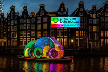 Amsterdam Light Festival Heated Cruise with Hot Drinks and Snacks