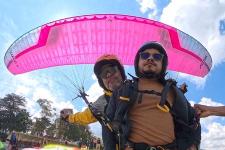 Parapente sobre Medellín desde San Félix 