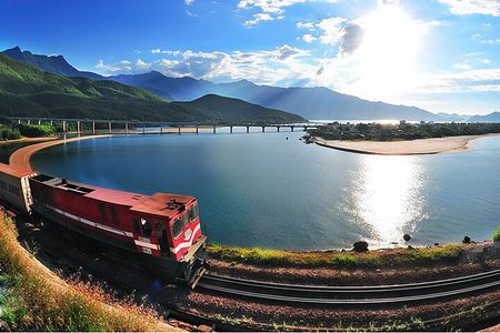 Hue Imperial City Tour by Heritage Train and Lunch