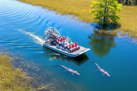 Miami: Everglades Airboat incl. Group Photo