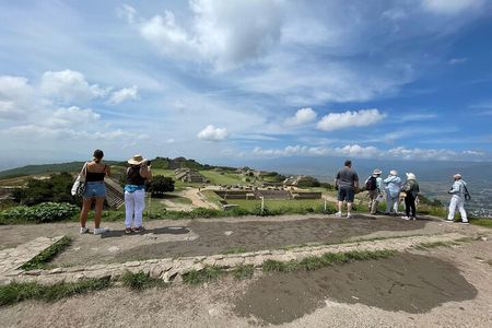 Monte Alban, Alebrijes & Black Pottery: Oaxaca Essential Day Tour