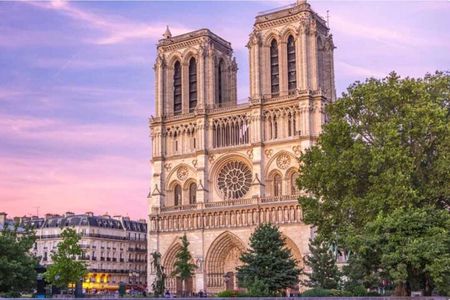 Notre Dame de Paris: Private Guided Tour with Expert Guide