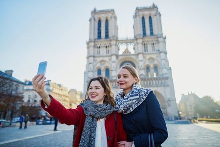 Paris Le Marais Walk: French Breakfast, Notre-Dame & Hidden Gems