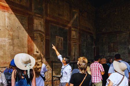 Explore Pompei Ruins with your Private Archaeologist