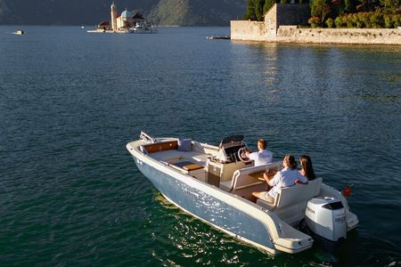 Private 2 hour Speedboat Tour Our Lady of the Rock and Perast 