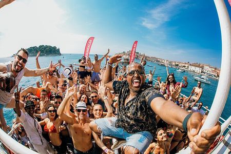 Punta Cana: Activity Best Party Boat + Snorkeling Hotel Pickup