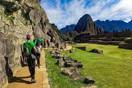 2-Day Sacred Valley and Machu Picchu Guided Tour from Cusco