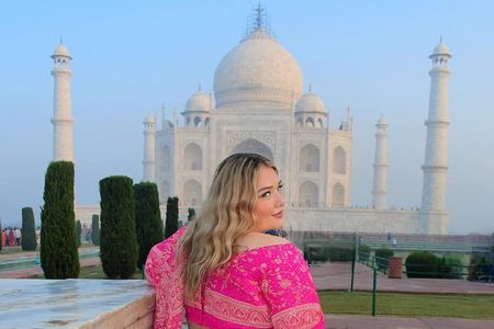 Delhi : Sunrise Taj Mahal, Agra Fort & Baby Taj with 5 star Lunch