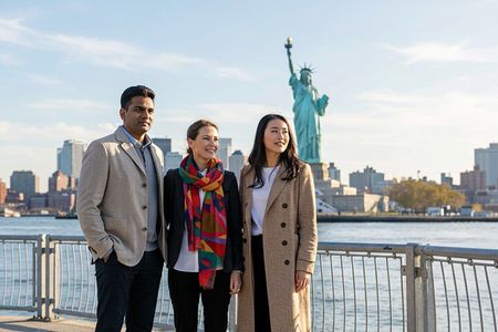 Luxury Private VIP Tour by SUV: Best of NYC. Select 3 or 5 hours