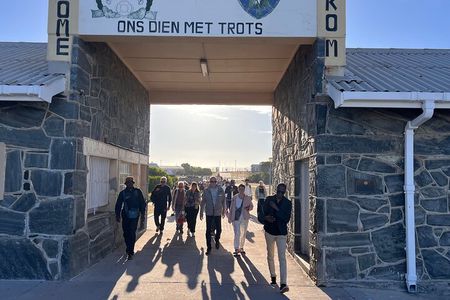 Cape Town Robben Island Tour with Extra Convenances 