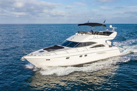 Luxury Yacht Escape 60 ft + 2 Jet Skis 