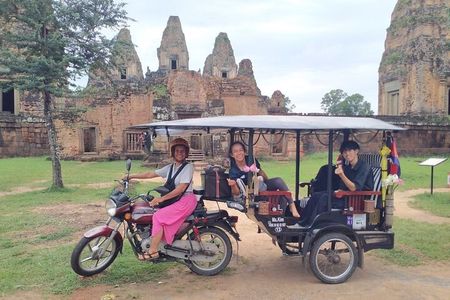 Private Guided Angkor Wat Tour by Lady Tuk Tuk with Monk Blessing