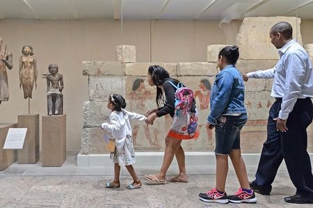 Priv Tour: Grand Egyptian Museum, Giza Pyramids & Sphinx w/ Lunch