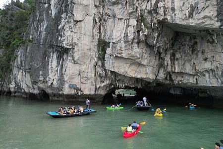 Halong Bay Day Cruise with Lunch and Activities