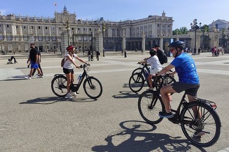 Most Complete E-Bike Tour in Madrid: Nature, Culture and Tapas