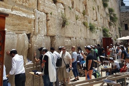 Jerusalem Half-Day Tour from Tel Aviv: Holy Sepulchre and Western Wall