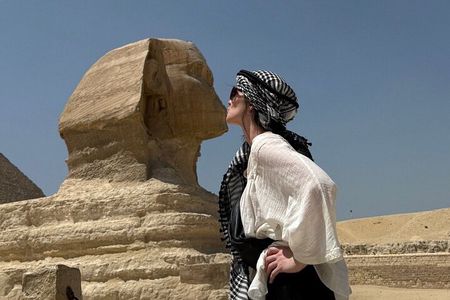 Female Guided Tour to The Pyramids of Giza and The Great Sphinx