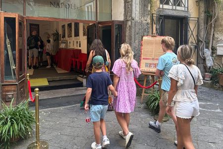 The 10 flavors of Naples tastings in the historic center