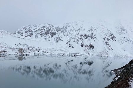 Wine Tasting + Cheeseboard + Gypsum Reservoir