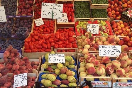 Food Point of Sale Tour and Italian Cooking Class in Milan