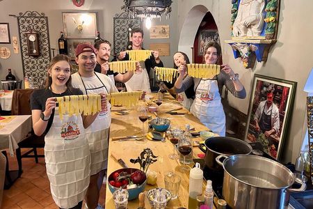 Florence Pasta Cooking Class with Unlimited Wine