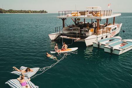 4-in-1 Nusa Lembongan Breakfast and Snorkel Catamaran Cruise