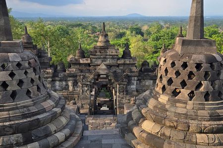 Yogyakarta: Hire Driver Private Car Service Costumized Tours
