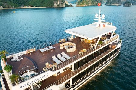 Luxury Halong Bay Day Tour–Buffet Lunch & All Activities Included