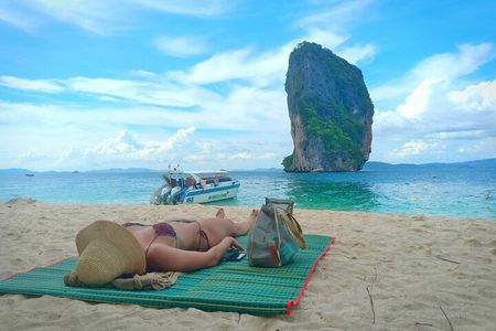 Early bird Phi Phi islands and 4 Islands by Speedboat Tour
