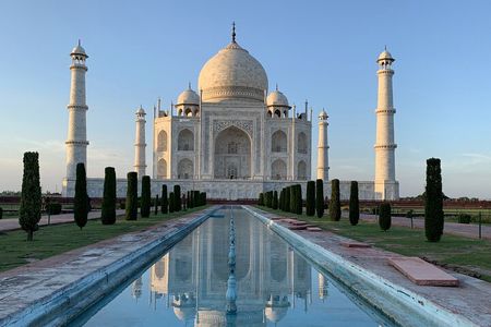 Kolkata to Taj Mahal Same-Day Tour by Flight with Private Guide