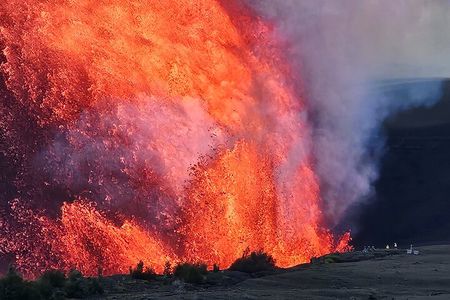 Big Island Waterfalls, Blacksand Beaches, Lava Tubes & Volcanoes