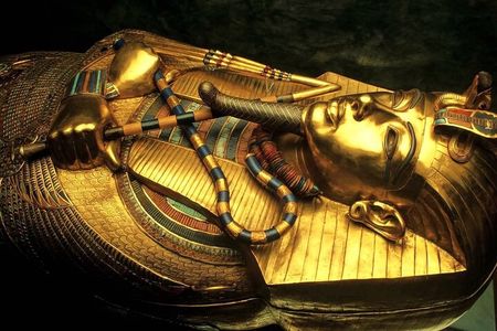 Private Guided with tickets to Grand Egyptian Museum&Old bazar