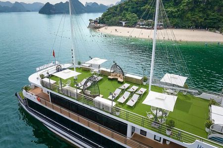 Halong Bay Luxury Day Trip with Hercules Cruise From Harbor