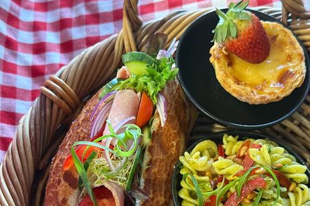 Wine Tasting and Picnic Box