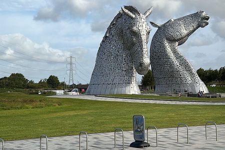 Stirling Castle Kelpies and Wallace Monument Tour