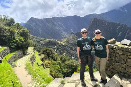 2 Days and 1 Night Tour of Inca Trail to Machu Picchu