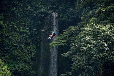 Arenal 12 Zipline Cables Experience Fly over La Fortuna Waterfall