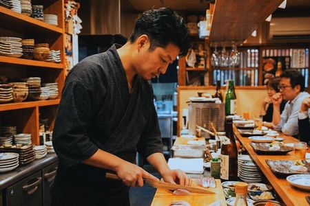 【Escape Dotonbori】Deep Osaka Food Tour with a Chef (13 Tastings)