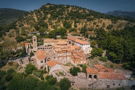 Delphi, Hosios Loukas and Arachova Private Tour from Athens