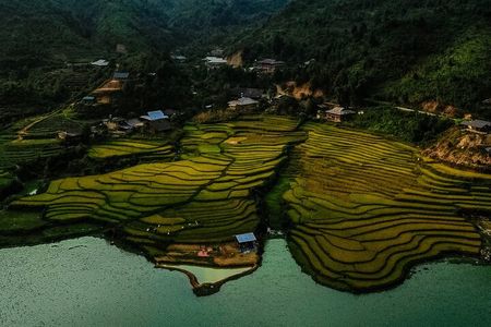 Private Sapa Motorbike Tour: 2 Days, Villages and Waterfalls