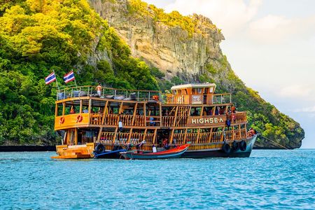 Angthong National Marine Park Tour by Large Boat
